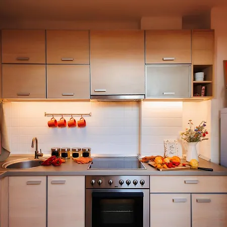 Urban Corner 5min To Republic Square Renovated *