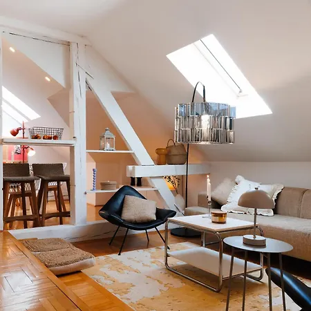 Urban Corner 5min To Republic Square Renovated