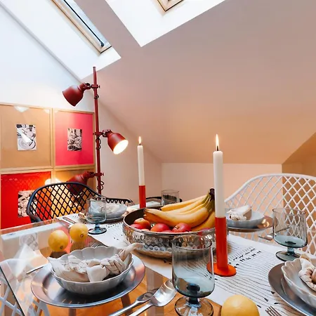 Urban Corner Old Town Heart Renovated Апартаменты *