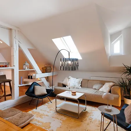 Urban Corner 5min To Republic Square Renovated *