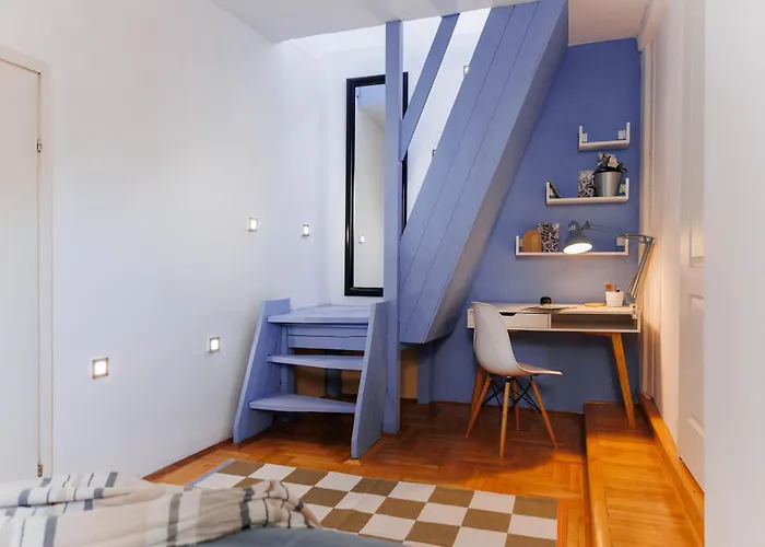 Urban Corner 5min To Republic Square Renovated *