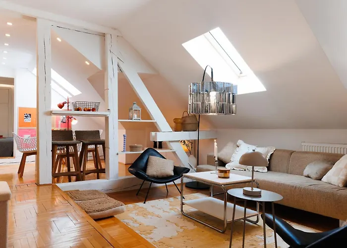 Urban Corner 5min To Republic Square Renovated