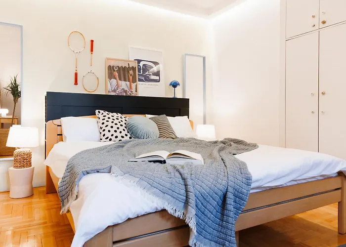 Urban Corner 5min To Republic Square Renovated شقة *